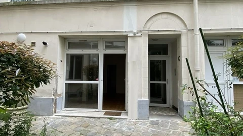 Sur cour intérieure - 16 rue Le Sueur 75016