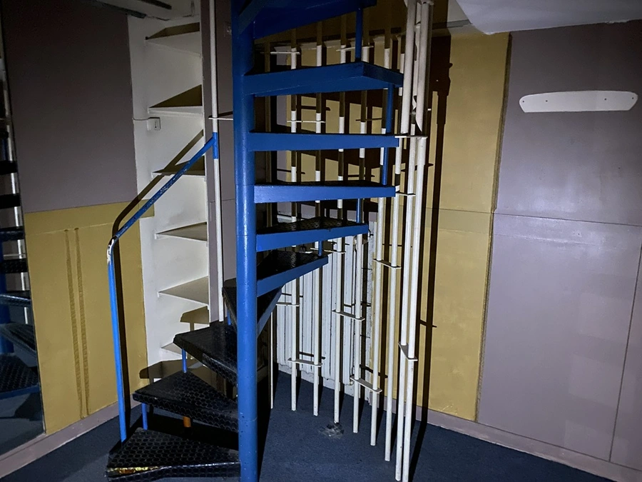 escalier accédant au sous-sol
