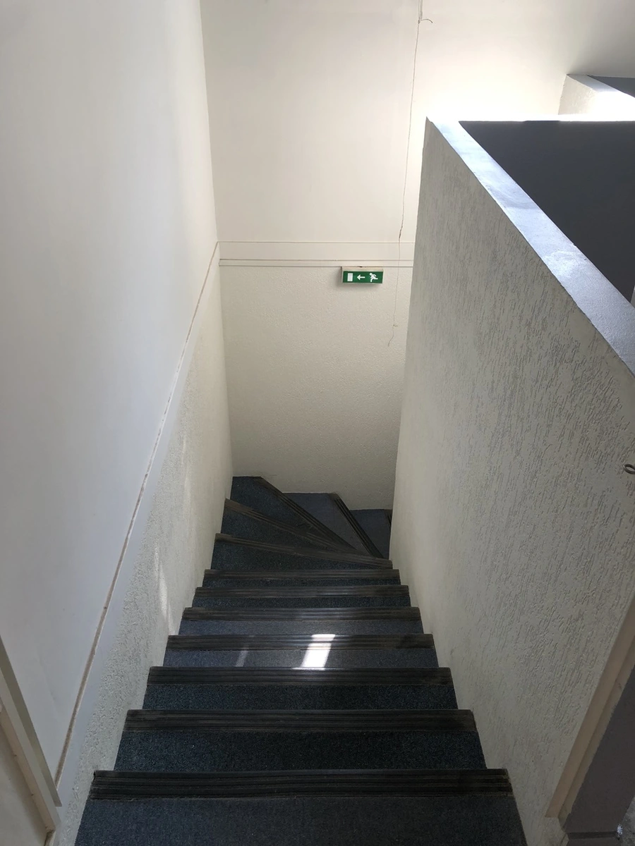 escalier accédant au sous-sol