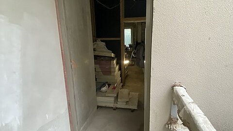 Porte d'entrée sur cour