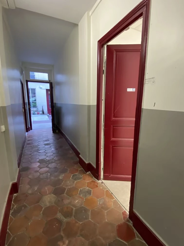 263 boulevard Voltaire 75011 : porte 2 sur couloir