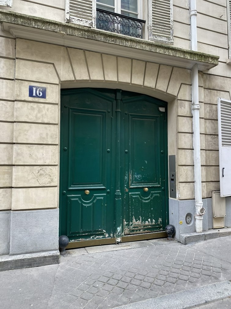 Porche d'entrée - 16 rue Le Sueur 75016